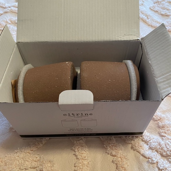 Anthropologie  Citrine spice jars. Set of two. Brand new in box. - Picture 4 of 5